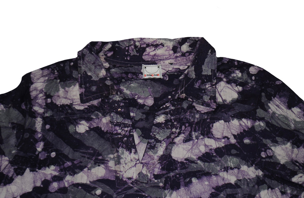 SmileGiver Batik adult Purple Camo Collar T-shirt batik, front close-up.