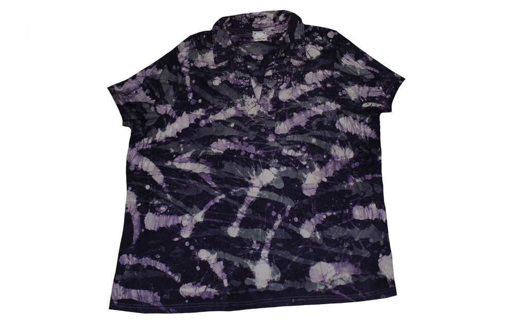 SmileGiver Batik adult Purple Camo Collar T-shirt batik, back view.