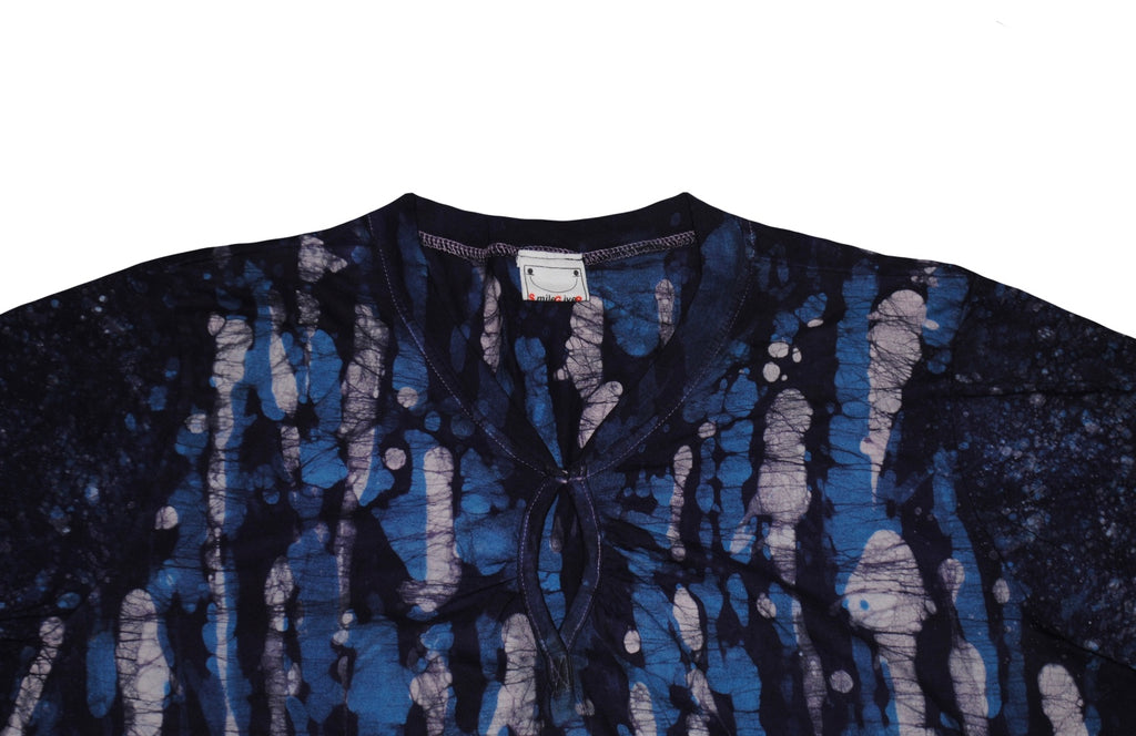 SmileGiver Batik adult Blue Purple Camo Pattern T-shirt batik, front close-up.