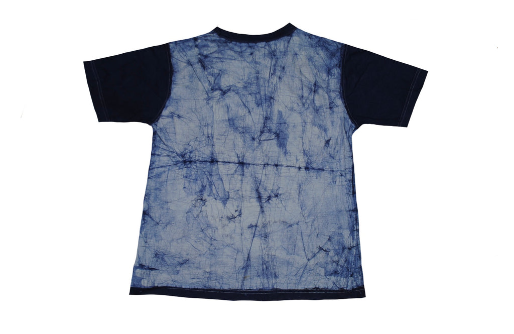 SmileGiver Batik youth Blue Monkey (I am thinking) T-shirt batik, back view.