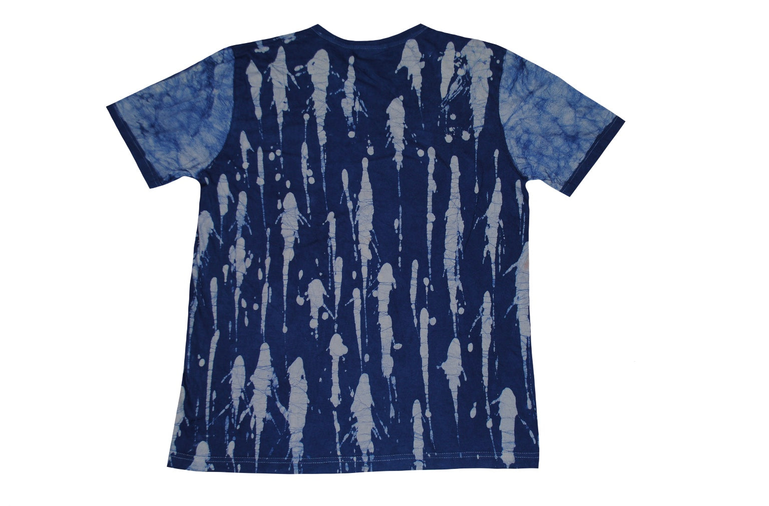 SmileGiver Batik youth Blue Camo Pattern T-shirt batik, back view.
