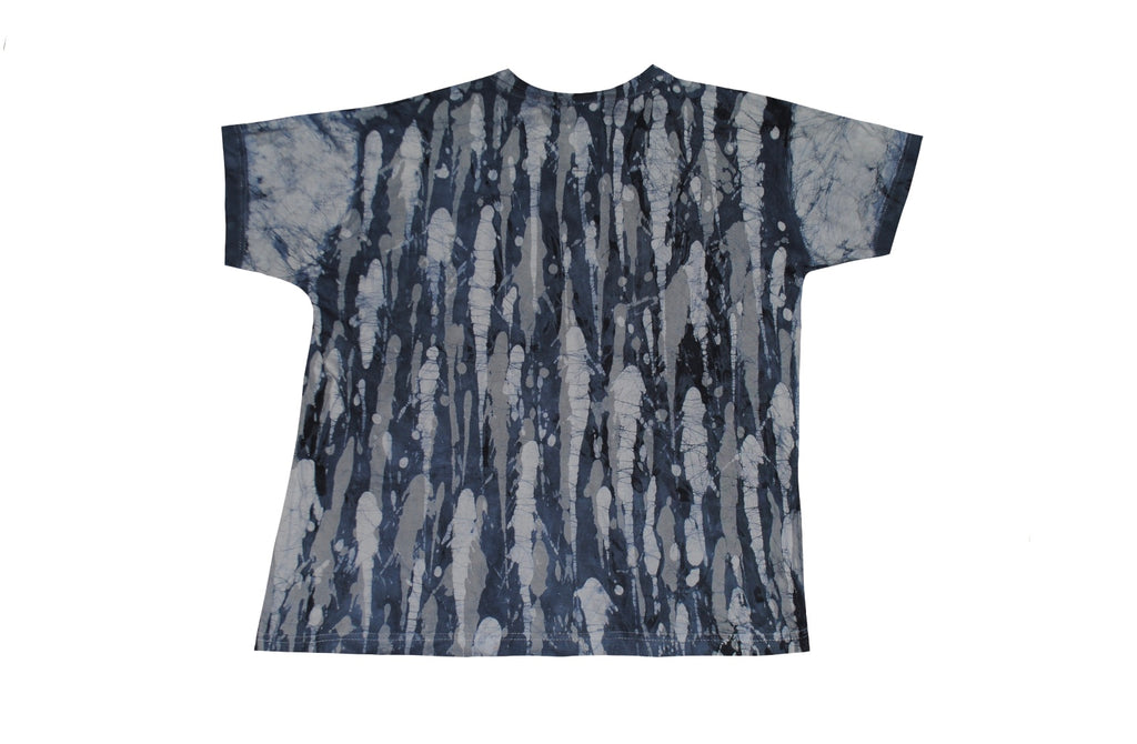 SmileGiver Batik youth Grey Camo Pattern T-shirt batik, back view.