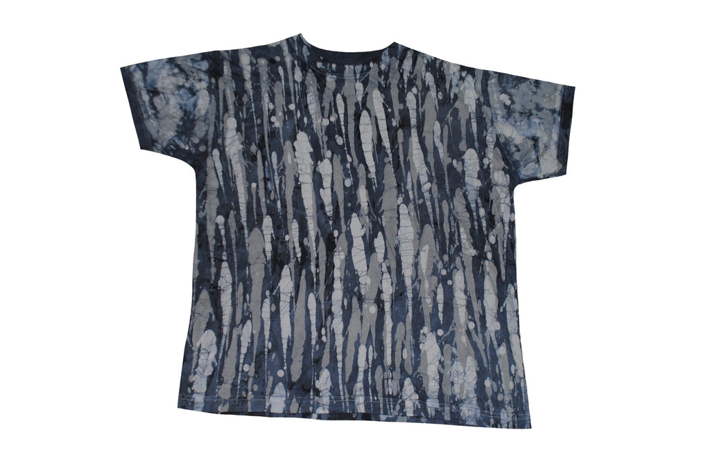 SmileGiver Batik youth Grey Camo Pattern T-shirt batik, front view.