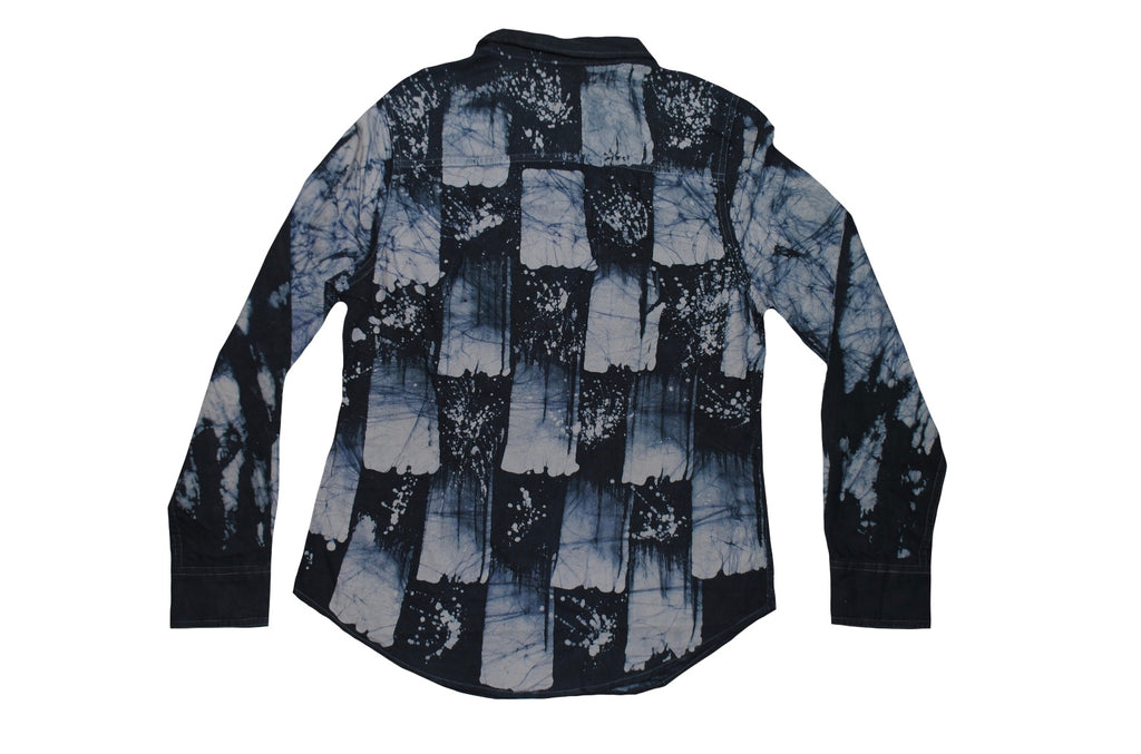 SmileGiver Batik youth Blue White With Button Up Long Sleeve batik, back view.